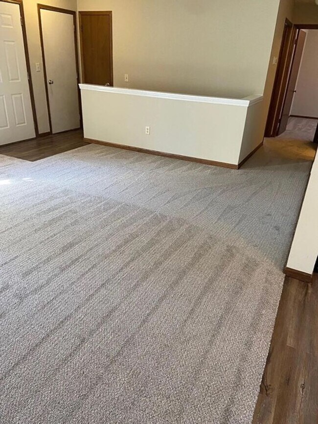 Building Photo - 8404-8406 W Thurman