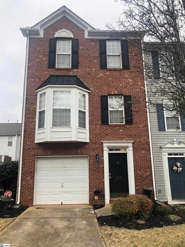 Primary Photo - 225 Cambria Ct