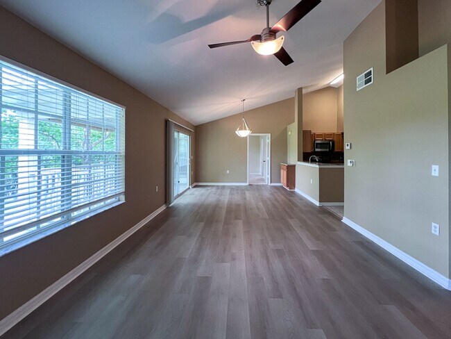Building Photo - Beautiful 3 Bedroom Condo in the Links wit...