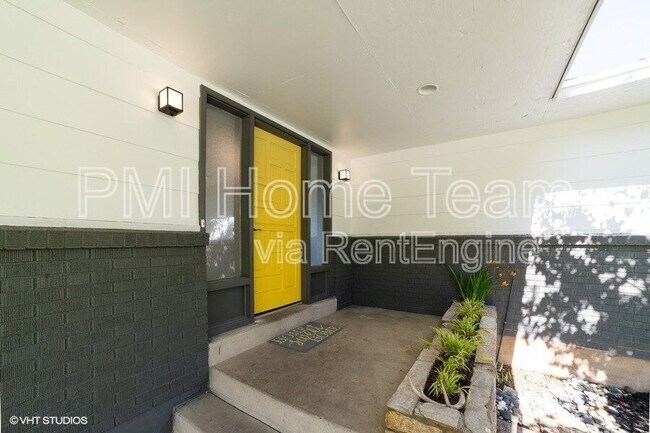 Photo - 953 N Compton Rd Townhome