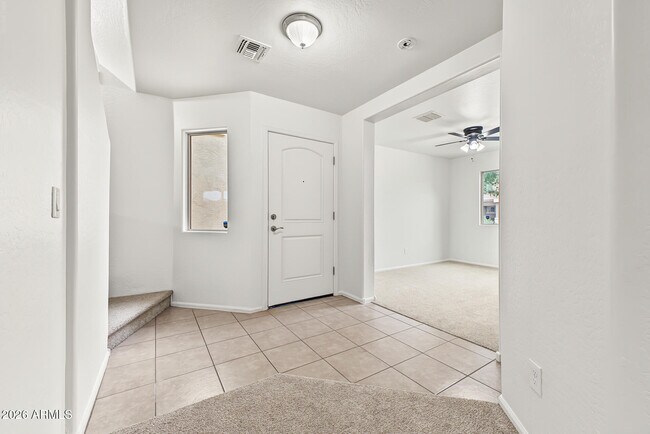 Foto del edificio - 6135 E Paradise Ln