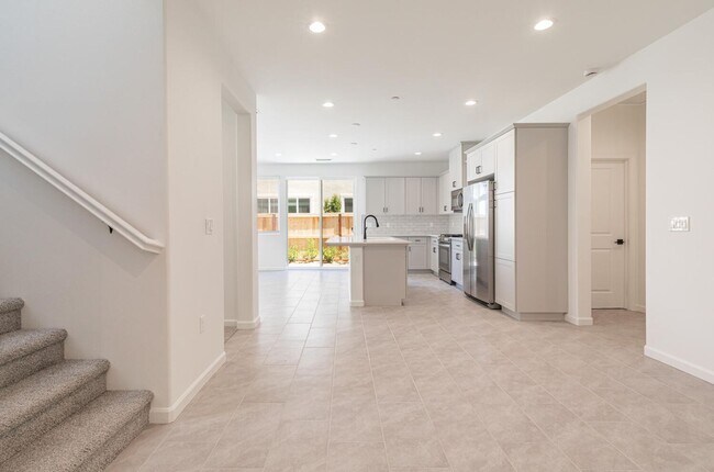 Foto del edificio - New Tesoro Viejo home with 3 bedrooms, 3 b...