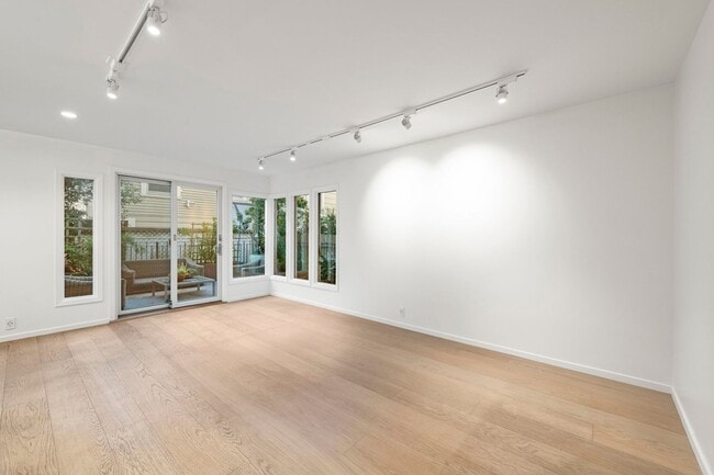 Foto del edificio - 2121 Laguna St