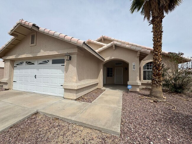 Building Photo - 3BR 2Ba Fairway Estates Luxe Home w/Boat Deep Garage and Fenced Yard