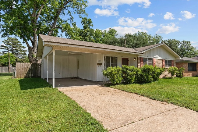 Building Photo - 4209 Lark St