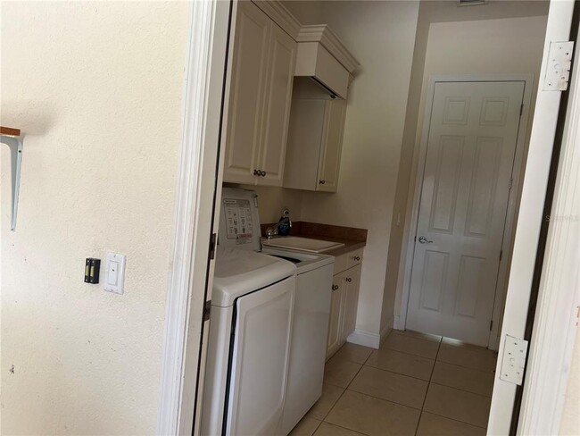 Building Photo - 6970 Scrub Jay Dr