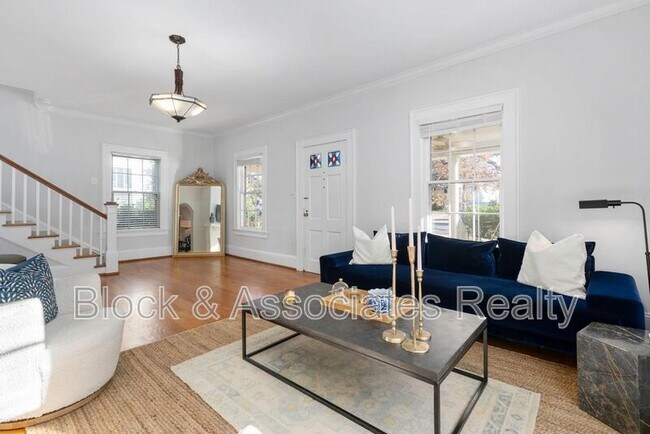 Foto del edificio - 1807 Sunset Dr