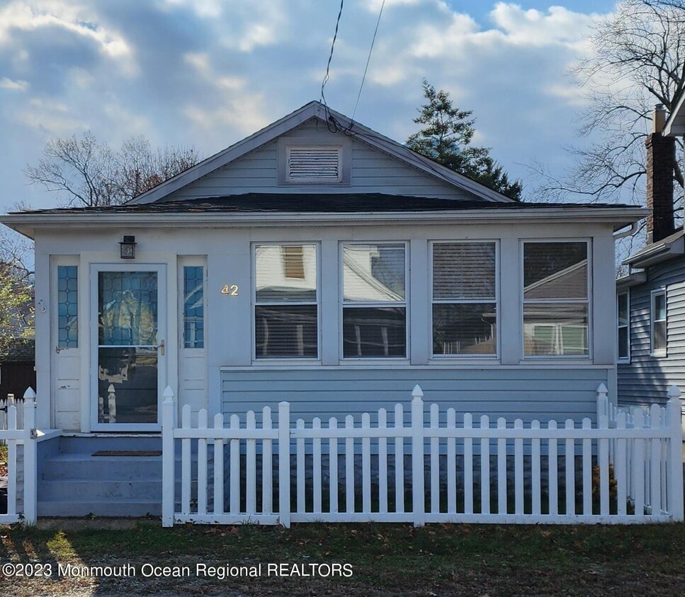 Primary Photo - 42 E Point Pleasant Ave