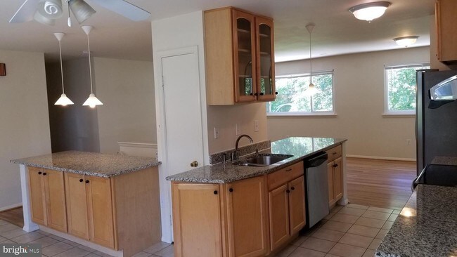 Foto del edificio - 11804 Seven Locks Rd