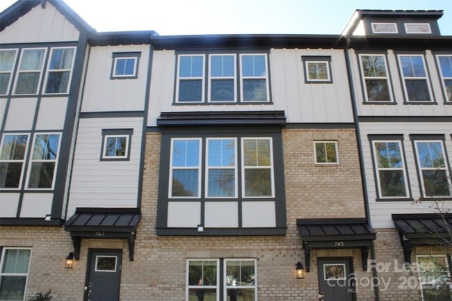 Foto del edificio - 743 Hoke Ln