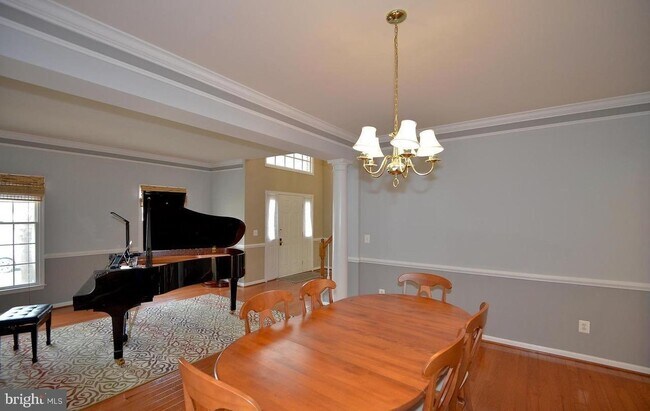 Foto del edificio - 2821 Thistleberry Ct