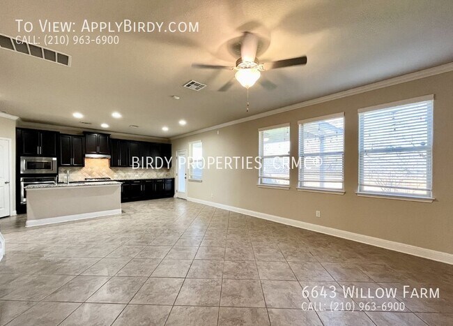 Building Photo - **2 Story, 4 Bed, 3 Bath Home Located Near...