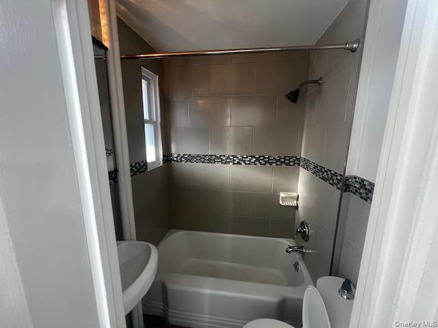 Foto del edificio - 22 Stephenson Blvd