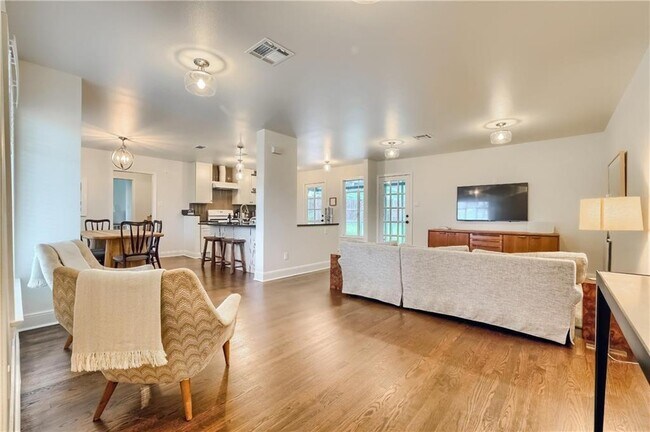 Building Photo - 4513 Highland Terrace