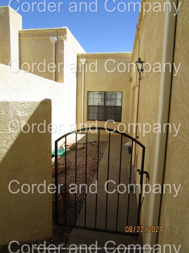 Building Photo - Cute 2 Bedroom, 2 Bathroom, 2 Car Garage and 1,562 Sq. Ft. home in 55+ Community in Rio Rancho.