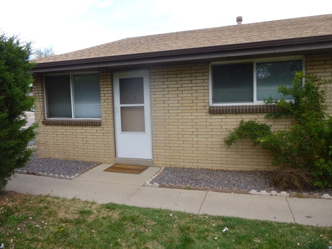FRONT ENTRANCE - 720 Miller Ct Townhome