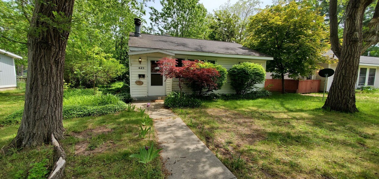 Primary Photo - Charming House Located Near Downtown Trave...