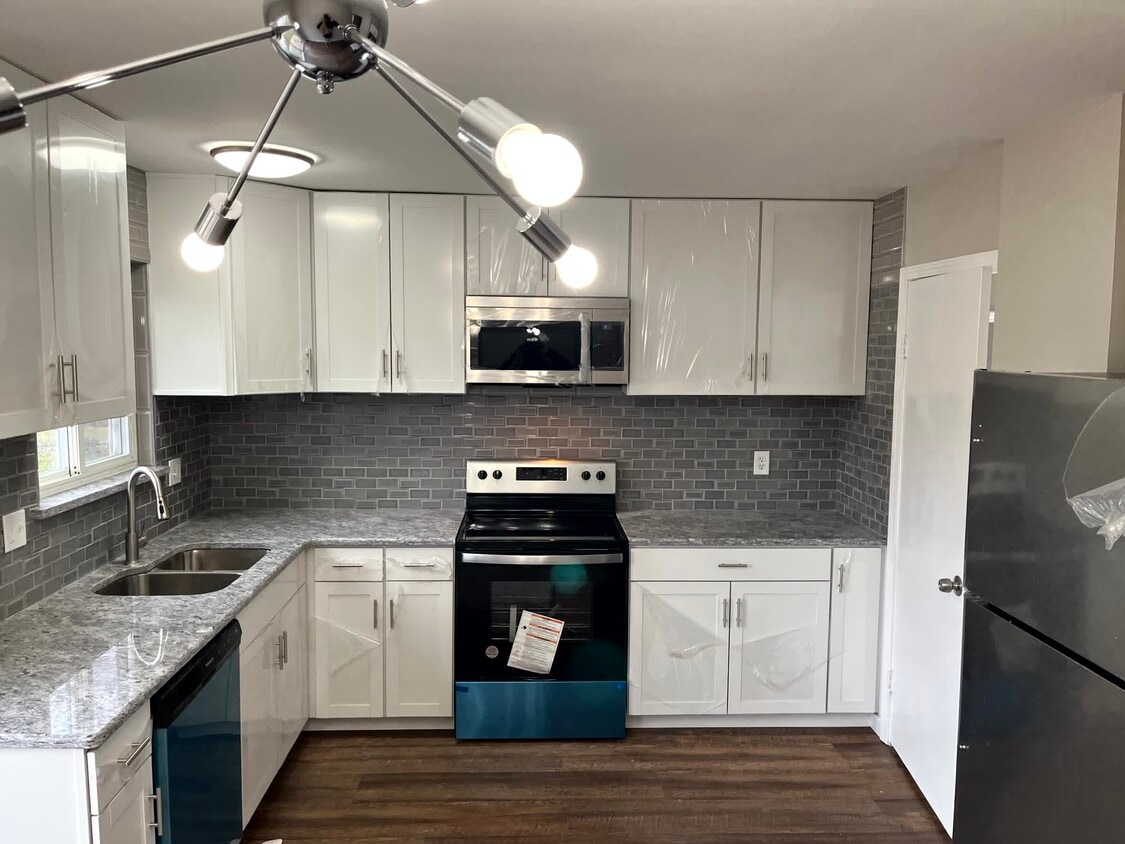 Primary Photo - 30246 Spain Ct