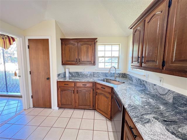 Building Photo - 2312 Blue Cypress Dr