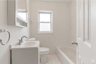 Building Photo - 2914 W Berwyn Ave