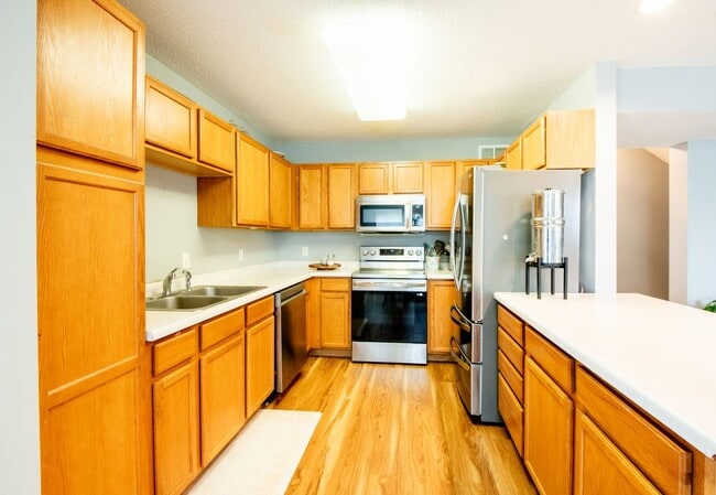 Building Photo - 5724 4th St NE