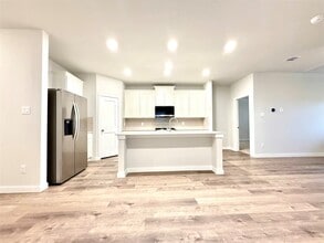 Building Photo - 4018 Ancient Honor Dr