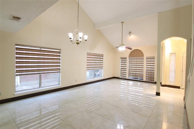 Foto del edificio - 12430 Brook Meadows Ln