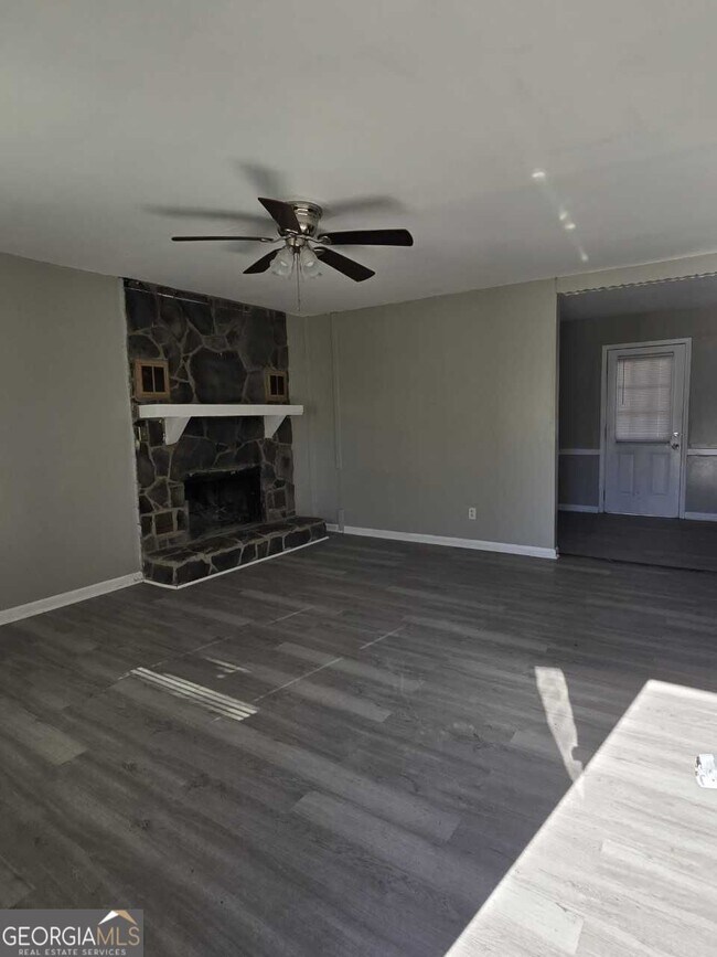 Foto del edificio - 468 Morrow Rd