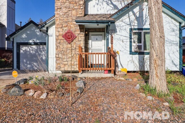 Building Photo - Charming 3BR House in Aurora
