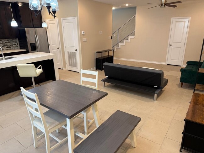 Building Photo - 7917 Elka Lp