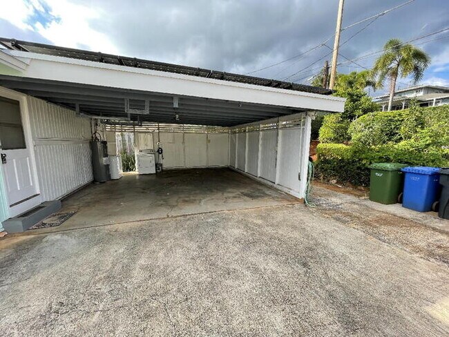 Foto del edificio - 99-856-856 Halawa Dr