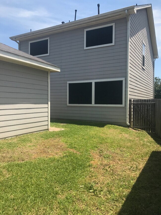 Foto del edificio - 21016 Alden's Oak