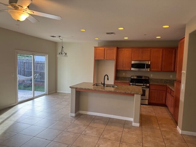 Building Photo - Nice Family Home in Quiet Neighborhood