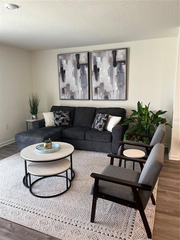 Foto del edificio - 1990 Iowa Dr