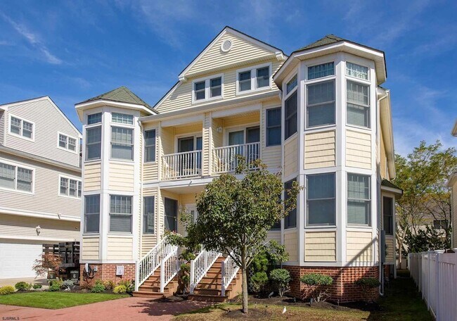 Foto del edificio - 213 N Jefferson Ave