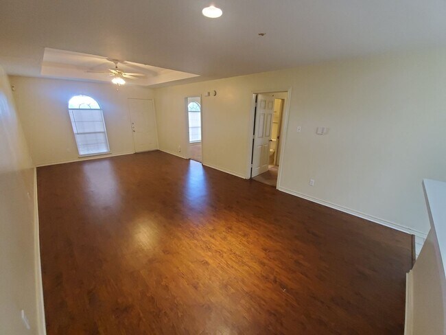 Foto del edificio - College Station - 3 bedroom / 2 Bath Duple...