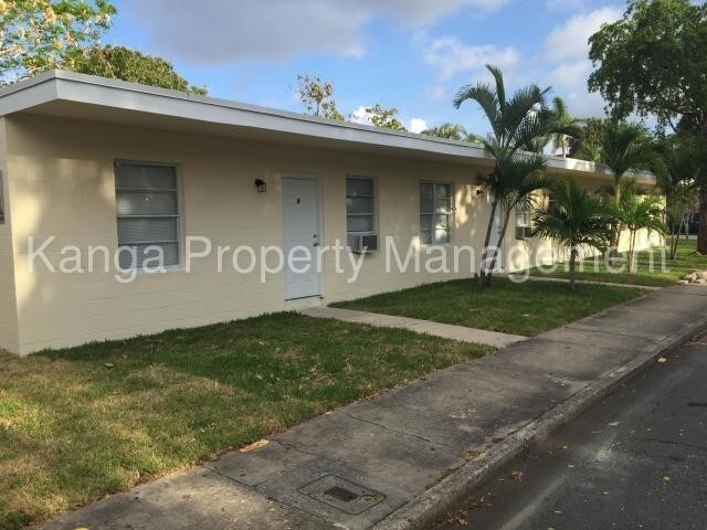 Foto principal - 428 Roseland Dr
