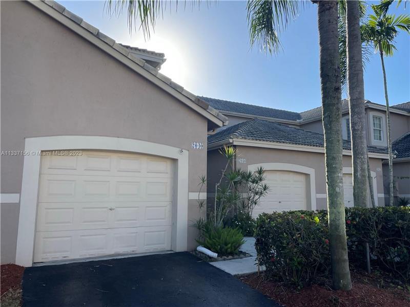 Foto principal - 2040 Pompeii Ct