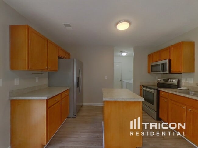 Foto del edificio - 325 Hampton Ridge Dr