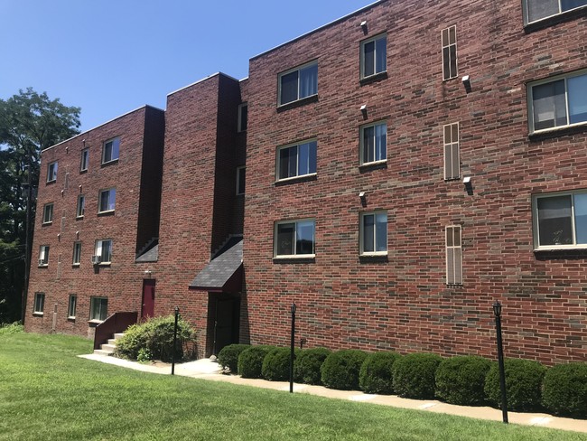 Building Photo - 3301 Beechwood Blvd