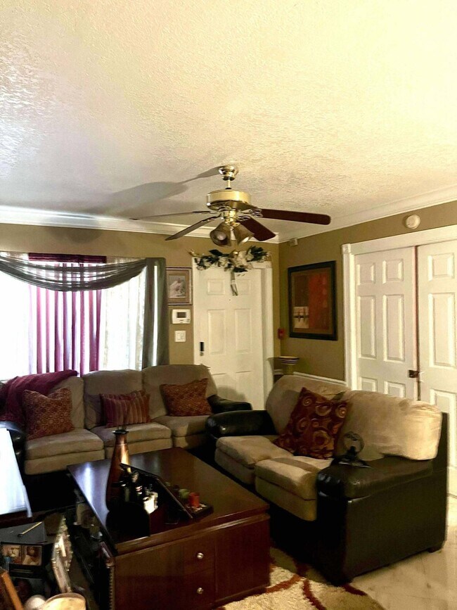 Building Photo - 600 Executive Center Dr