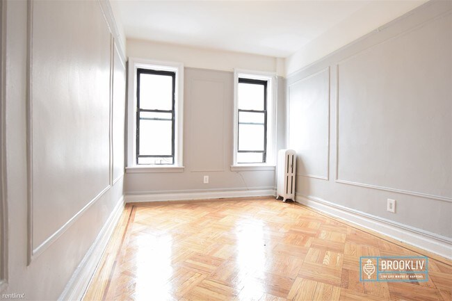 Building Photo - 868 47th St