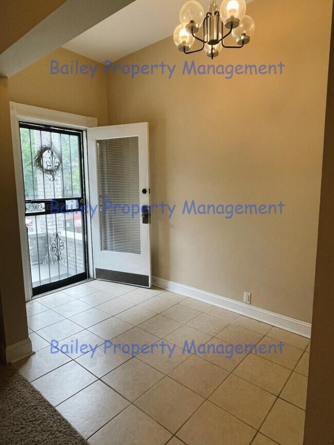 Foto del edificio - 537 E Oak St