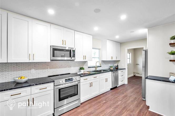 Foto principal - 8705 Flame Vine Avenue