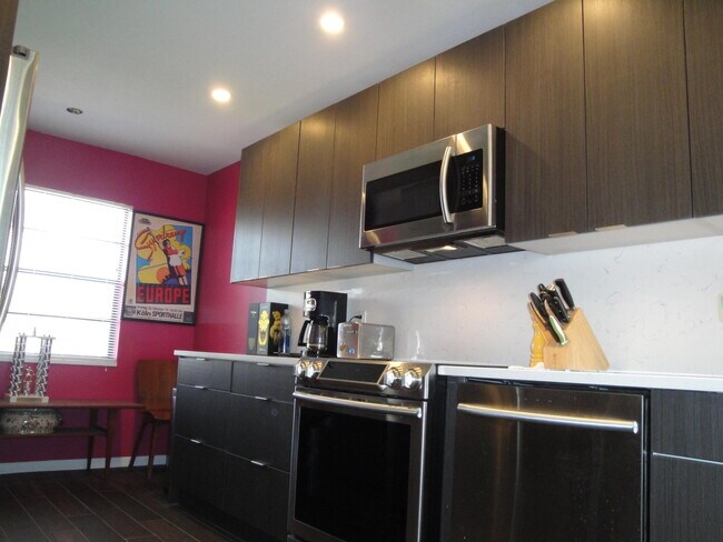 Foto del edificio - 23 Southport Ln