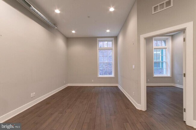 Foto del edificio - 135 N 3rd St