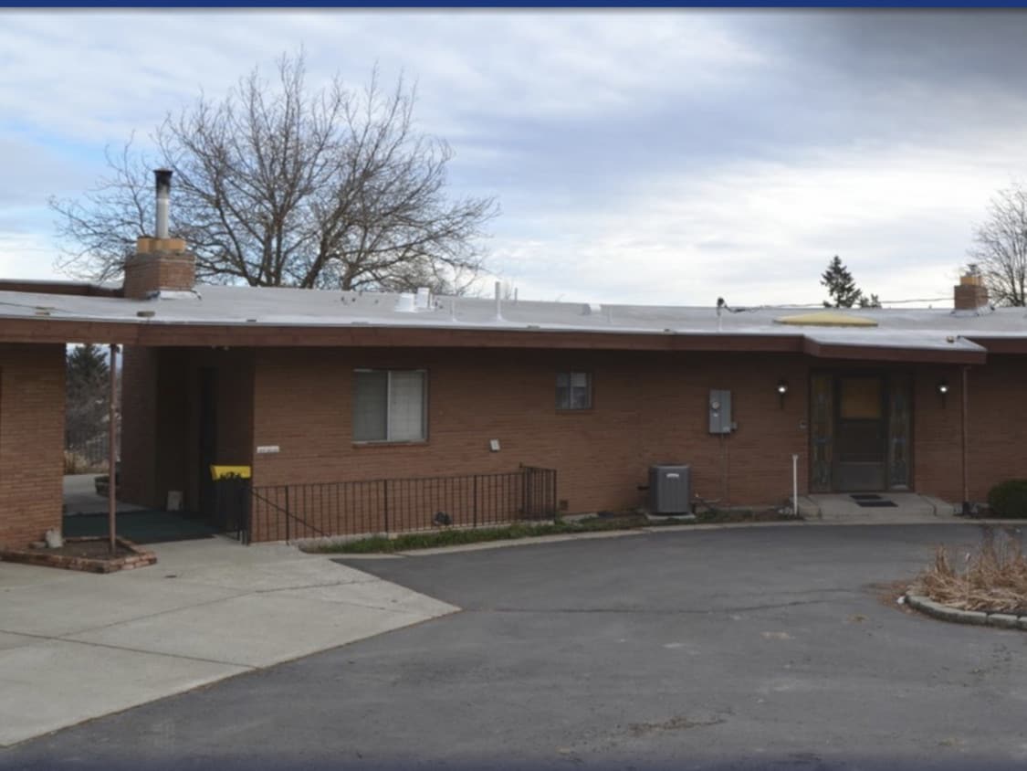 Hilltop Apartment - 423 N 10th St