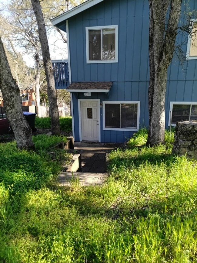 Building Photo - 14715 Cresta Ave