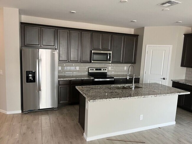 Foto del edificio - 17806 W Via De Luna Dr - 3BR 2.5BA -