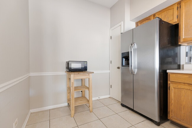 Building Photo - 1171 Regency Dr